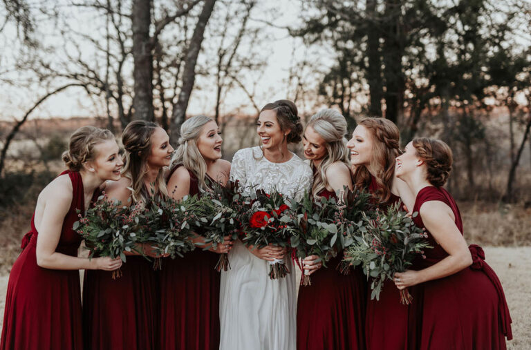 Vestido de madrinha de casamento: iguais, cores e inspirações