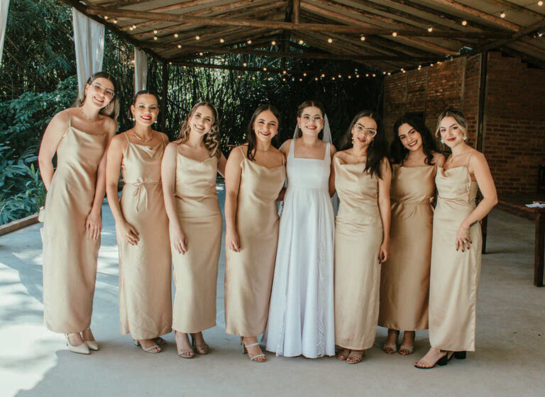 Casamento civil e religioso com muito café e detalhes especiais